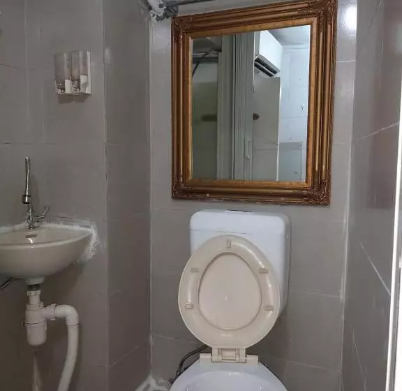 پانسیون Aries Guest House