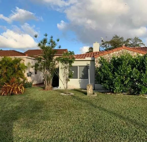 پانسیون Miami Private Guest House