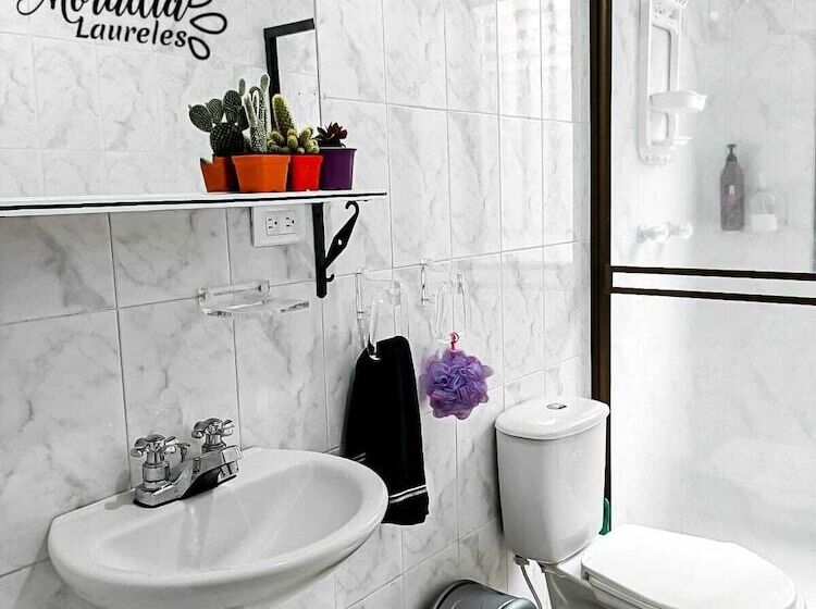 پانسیون Moradia Laureles Medellin