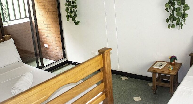 پانسیون Moradia Laureles Medellin