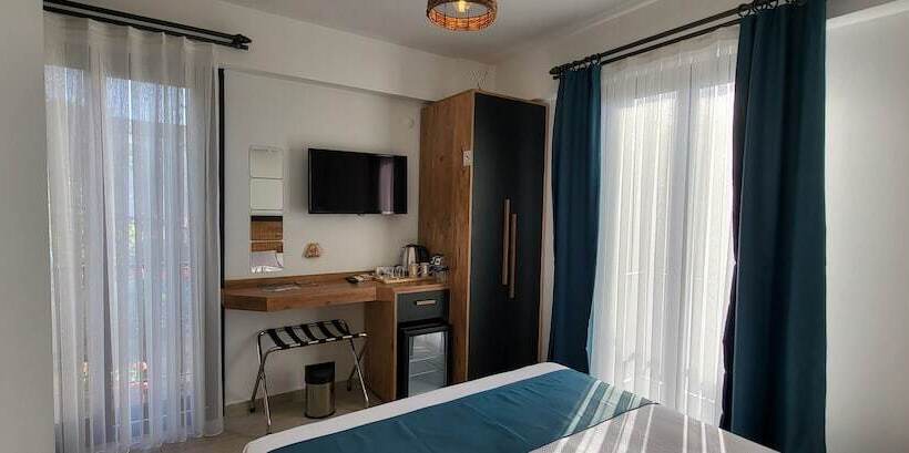 پانسیون Picasso Suites çeşme