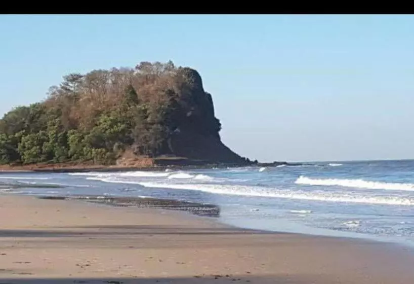 Aamiaismajoitus (B&B) Vishranti Beach Cottage