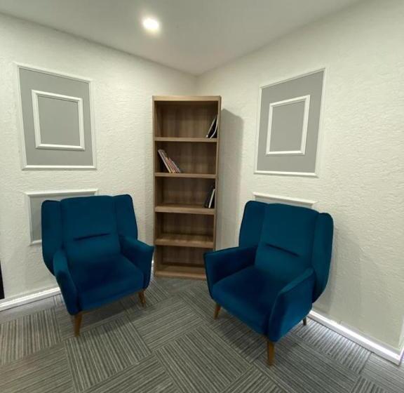 Holding Hours Hotel İstanbul Airport