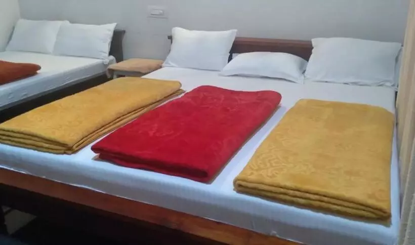 Hotelli Adamya Home Stay