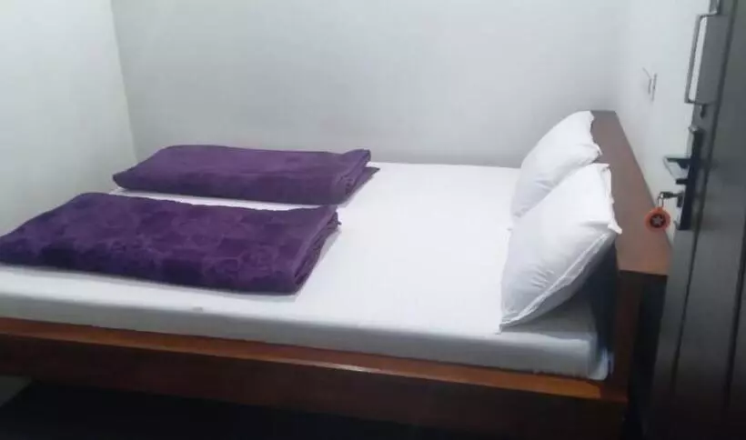 Hotelli Adamya Home Stay