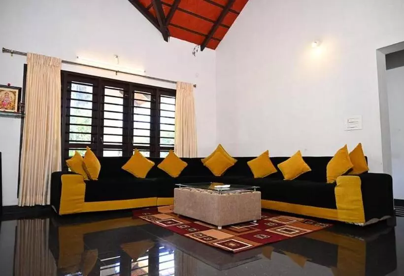Hotelli Adamya Home Stay