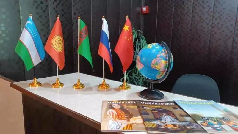 هتل Davr хостел