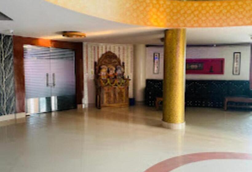 בית מלון כפרי Jasmin Palace Angul