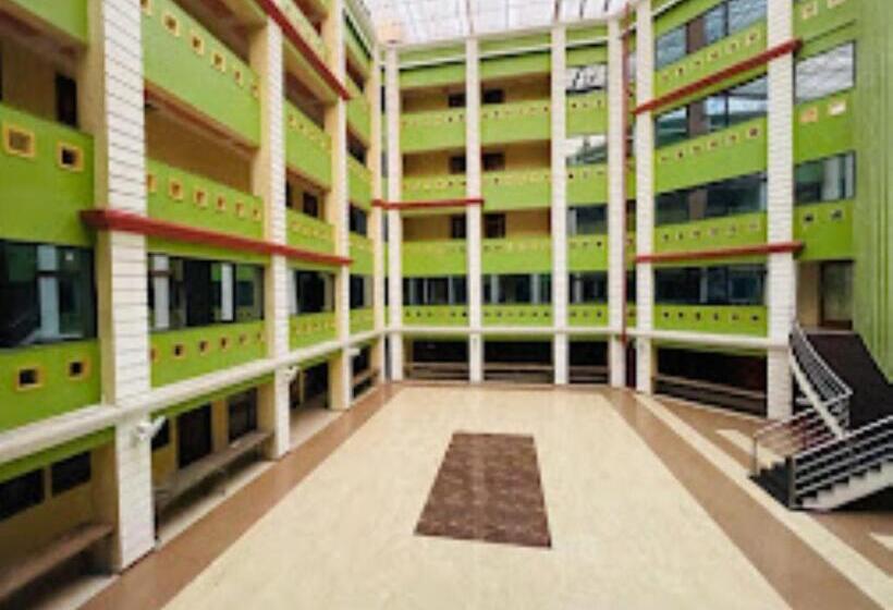 בית מלון כפרי Jasmin Palace Angul