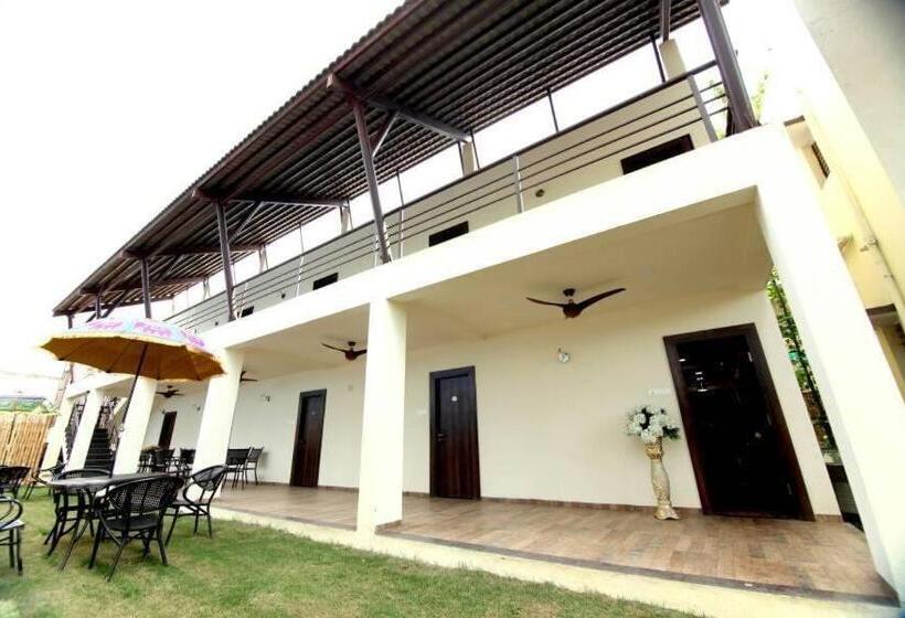 ホテル Lamba Celebrations