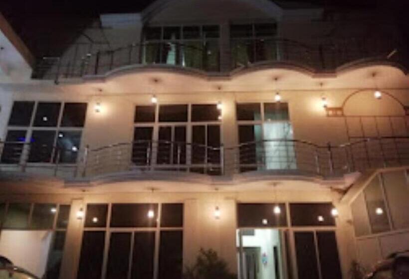 בית מלון כפרי Tanya Palace,datia