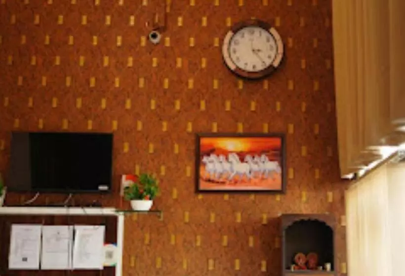 ホテル The Ramay Palace Ayodhya