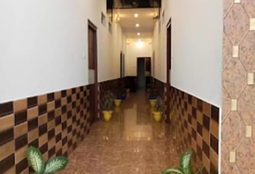 ホテル The Ramay Palace Ayodhya