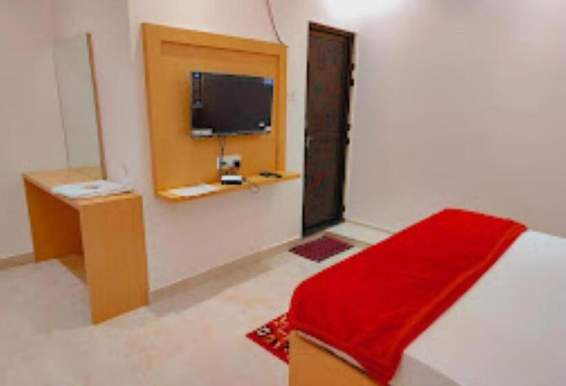 Hotel The Ramay Palace Ayodhya