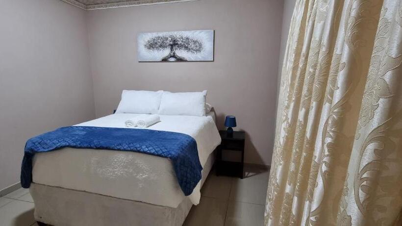 پانسیون Sapphire Lodge