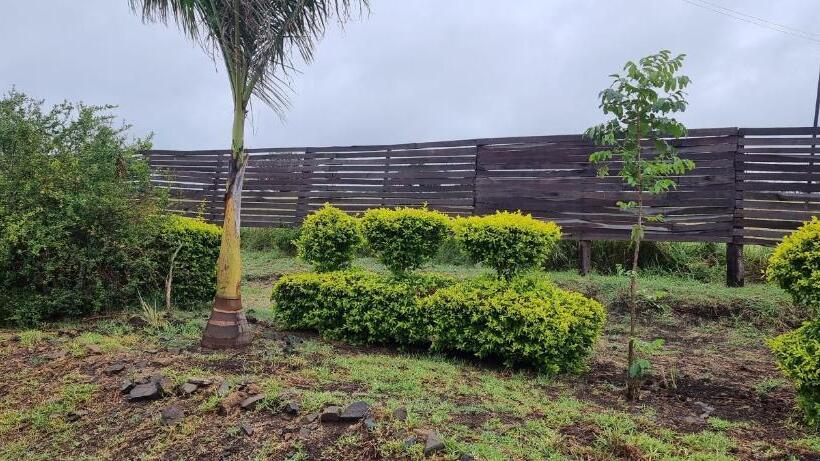 پانسیون Sapphire Lodge