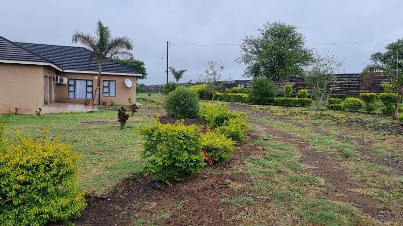 پانسیون Sapphire Lodge