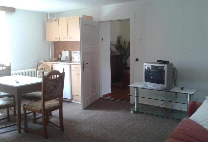 Pensão Vierzeithof   Hofcafé Eiszeit