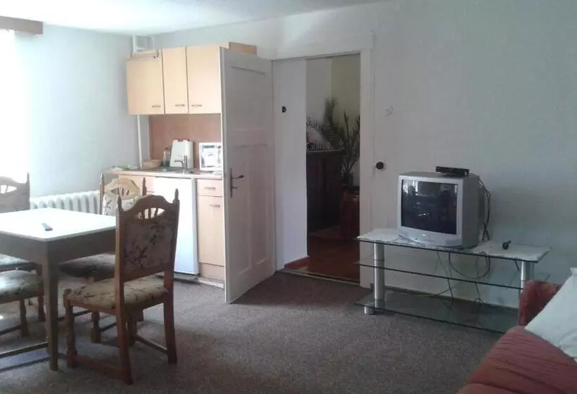 Majatalo Vierzeithof   Hofcafé Eiszeit