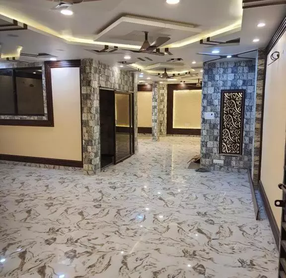 Divine Hotel & Banquet Hall