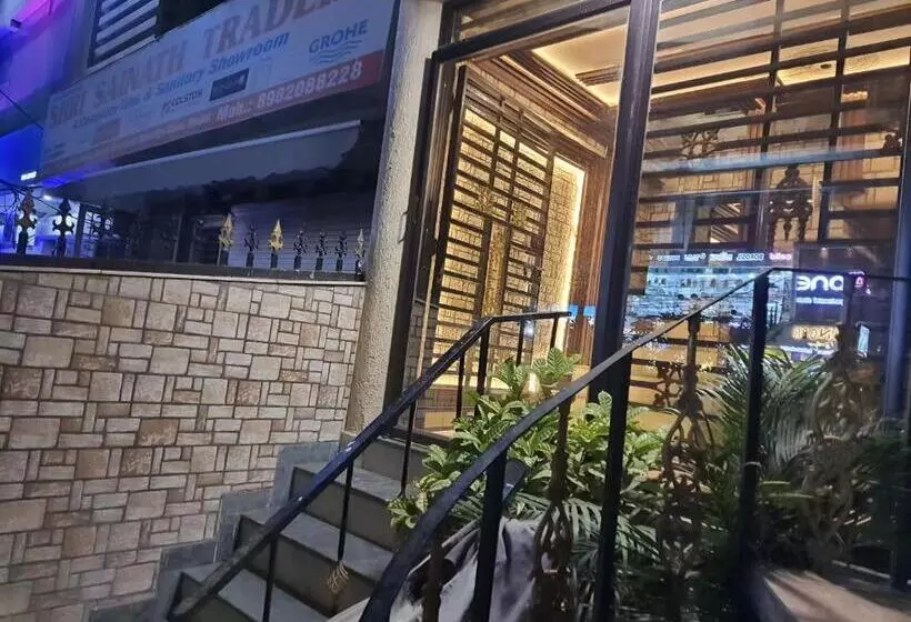 Divine Hotel & Banquet Hall