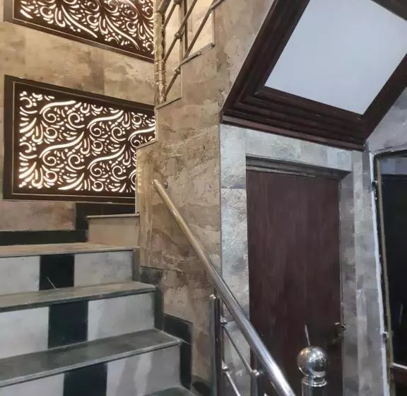 Divine Hotel & Banquet Hall