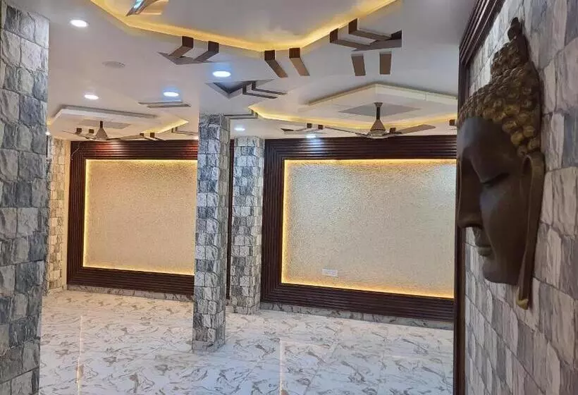 Divine Hotel & Banquet Hall