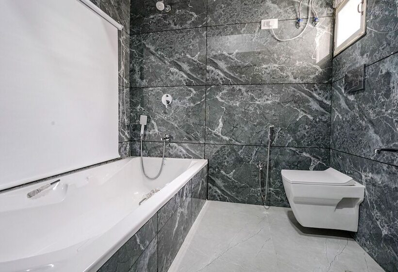 Fabhotel New 7 Star   Opp Satra Plaza, Vashi