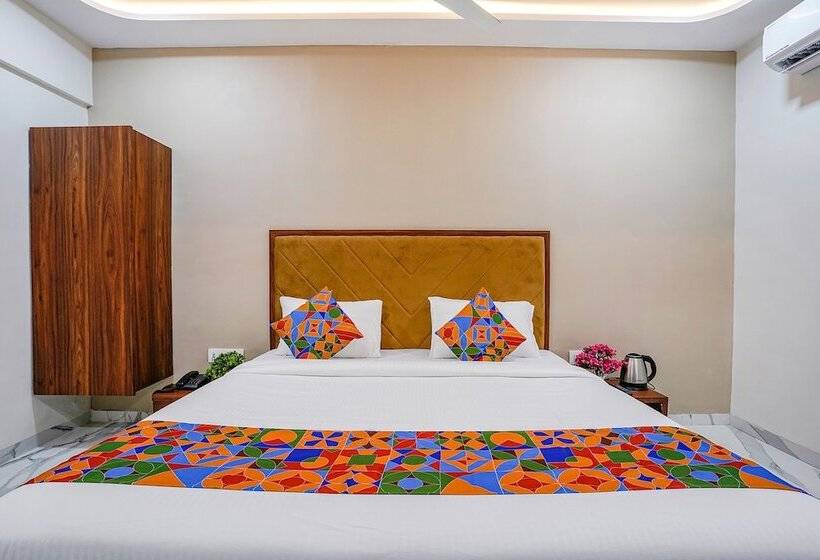 Fabhotel New 7 Star   Opp Satra Plaza, Vashi