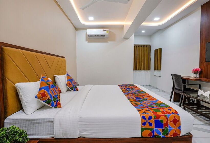Fabhotel New 7 Star   Opp Satra Plaza, Vashi