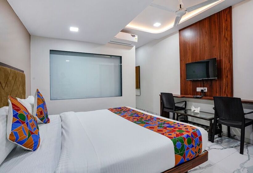 Fabhotel New 7 Star   Opp Satra Plaza, Vashi