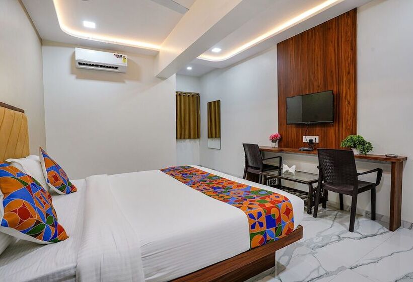 Fabhotel New 7 Star   Opp Satra Plaza, Vashi