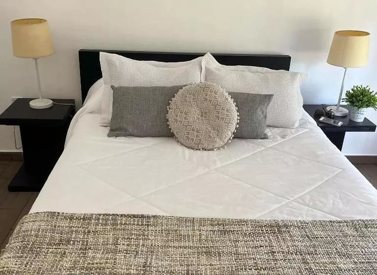 Kapselihotelli Alojamiento Playa Grande Marazul