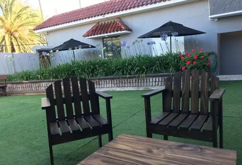 Kapselihotelli Alojamiento Playa Grande Marazul