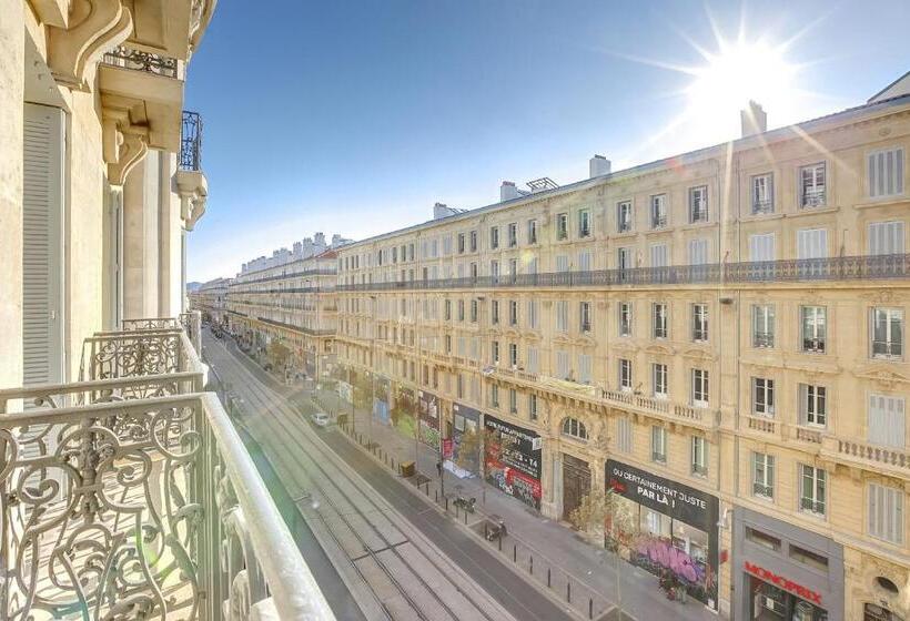 هتل The Babel Community République Joliette