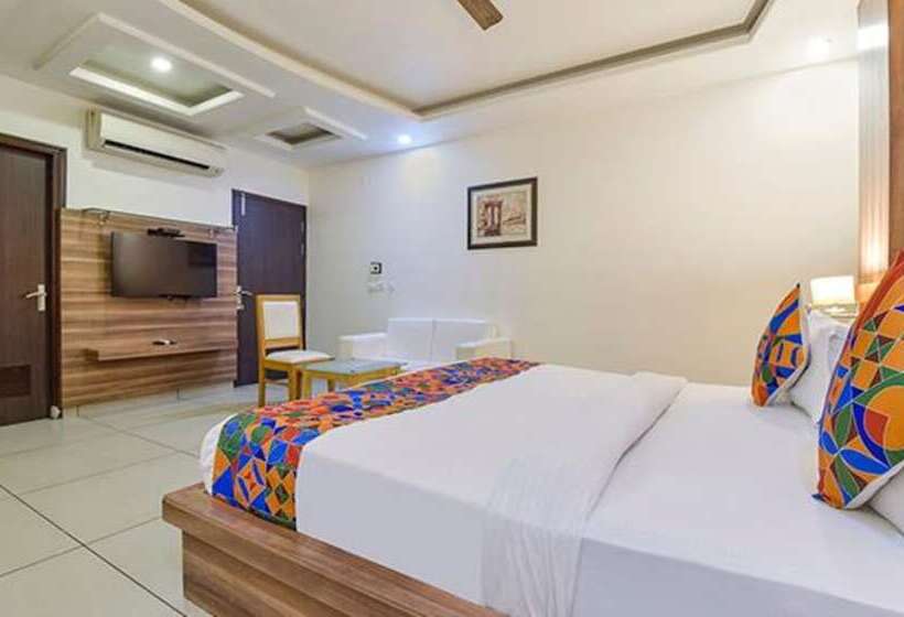 Fabhotel Signature Inn