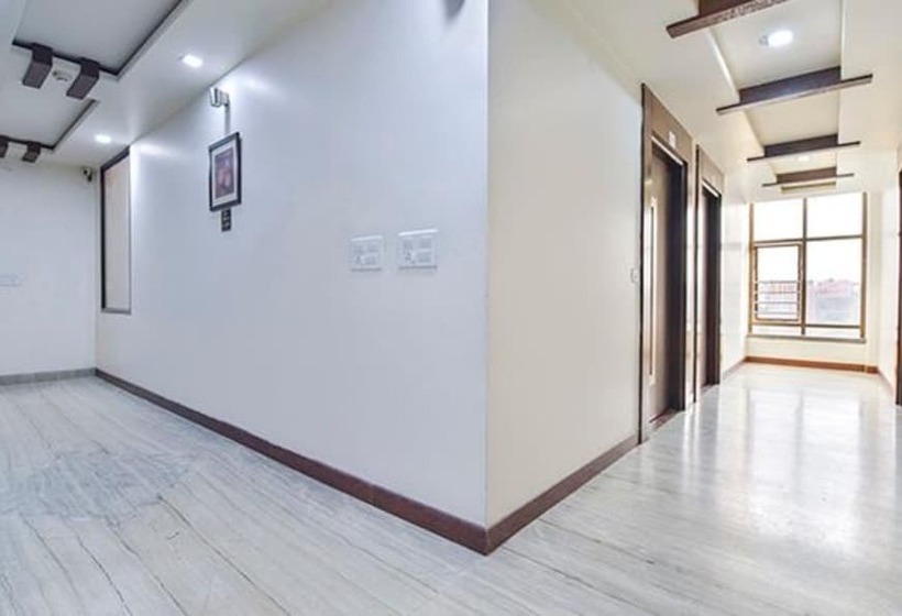 Fabhotel Signature Inn