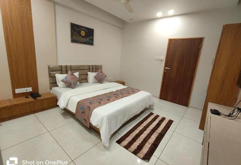Oyo Hotel Five Star