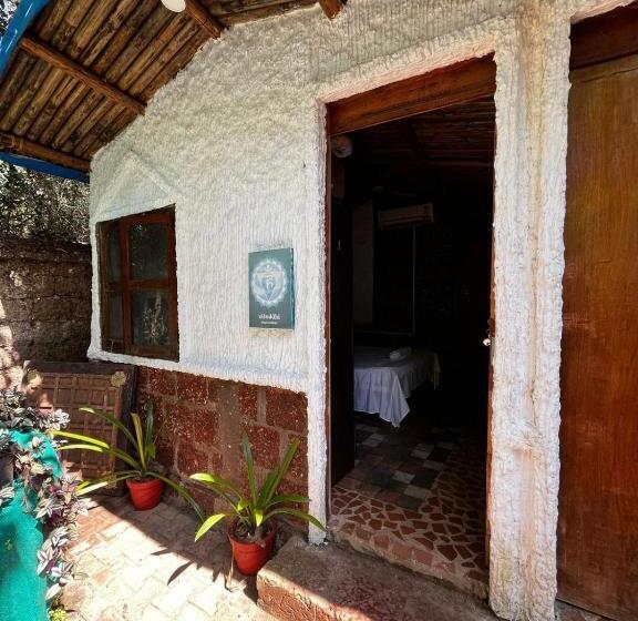 פנסיון Jungle Huts