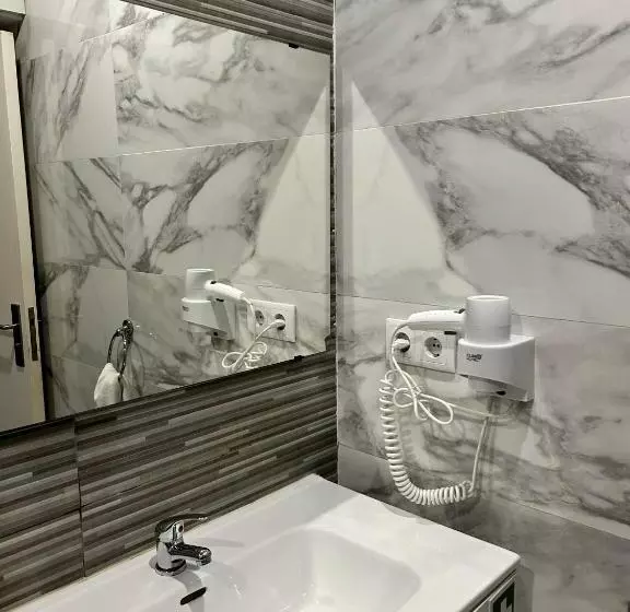 پانسیون Moreira Family