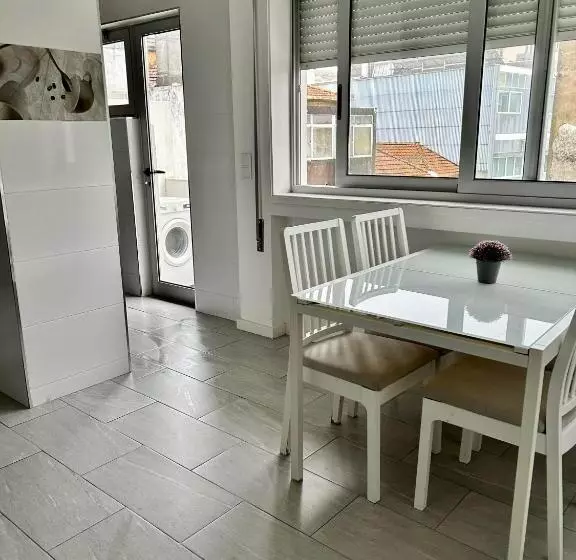 پانسیون Moreira Family