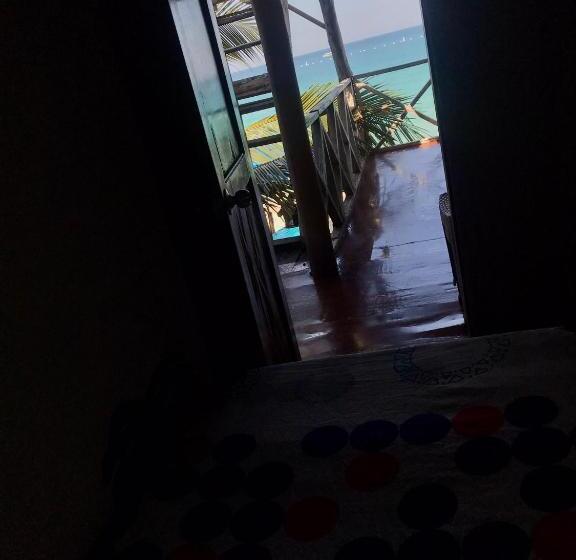 הוסטל Alojamiento Playa Blanca Barú. Inhousecaribe