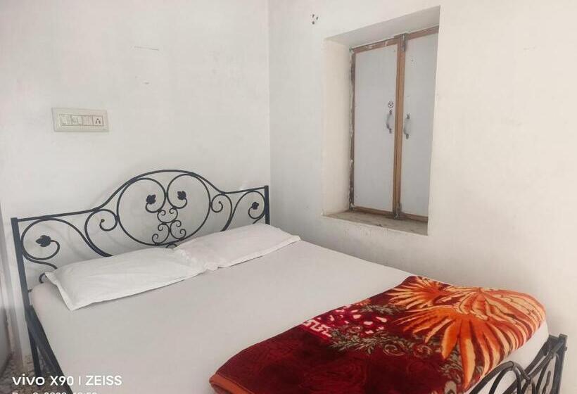 هاستل Natural View