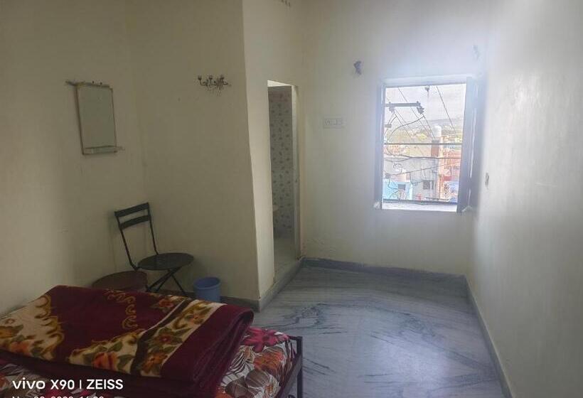 هاستل Natural View