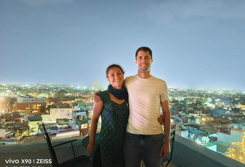 هاستل Natural View