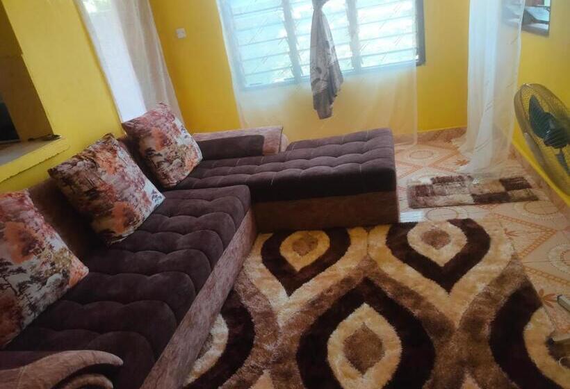تختخواب و صبحانه Two Bedroom Mombasa