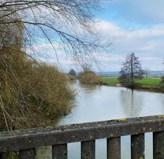 ベッドアンドブレックファースト O Fil De L Eau