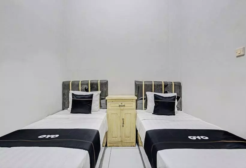 Hotelli Capital O 93361 Dynasty Inn Syariah