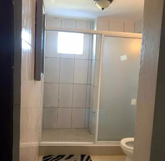 Flaminghouseandhotel Cayes