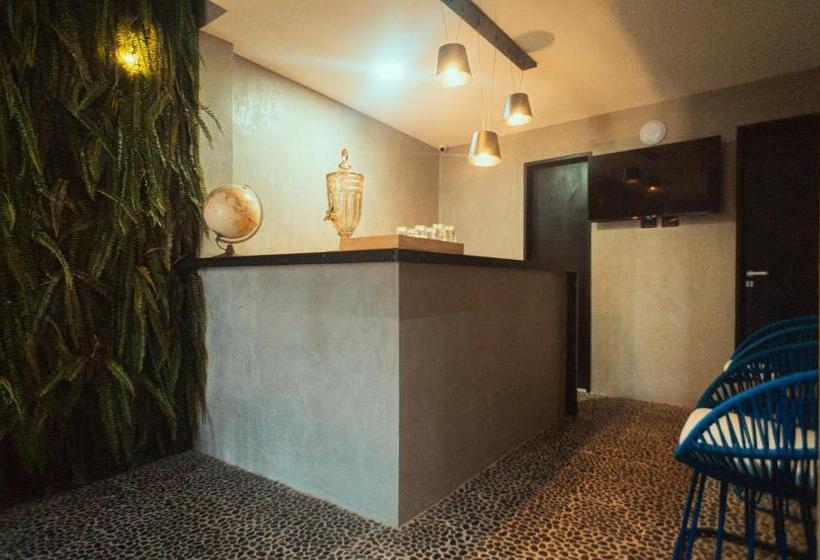 ホテル Marilyn Pousada